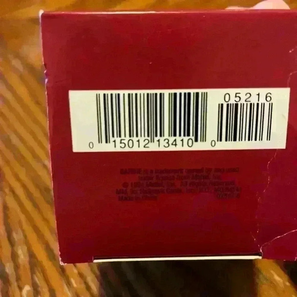 1994 Holiday Barbie Keepsake ornament. - Picture 4 of 6